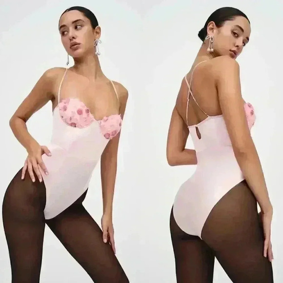 NWT For Love & Lemons Skye Bodysuit Size Medium Pink Roses - Picture 15 of 15